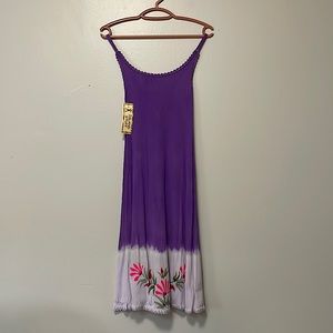 NWT. Pretty purple summer/vacation dress. Size medium